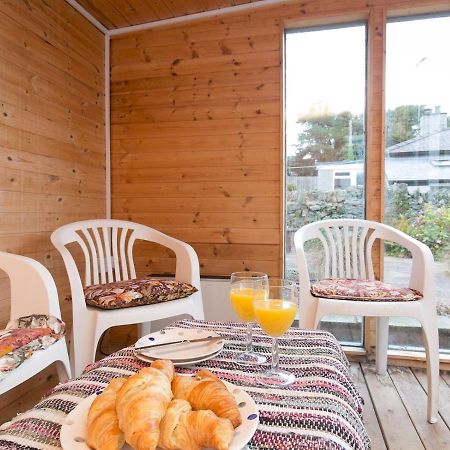Pass The Keys Comfortable Stone Built Cottage In Menai Bridge Exteriör bild